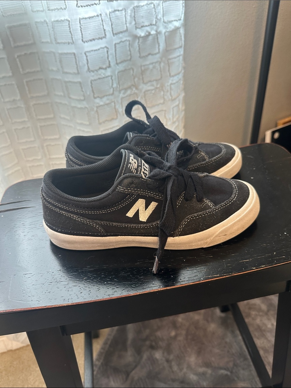 New Balance 417 Black & White Low-Top Sneakers